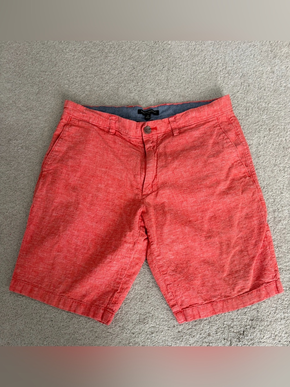 Banana Republic Linen Blend in Coral-Red, Flat Front Men's Shorts in Size 32